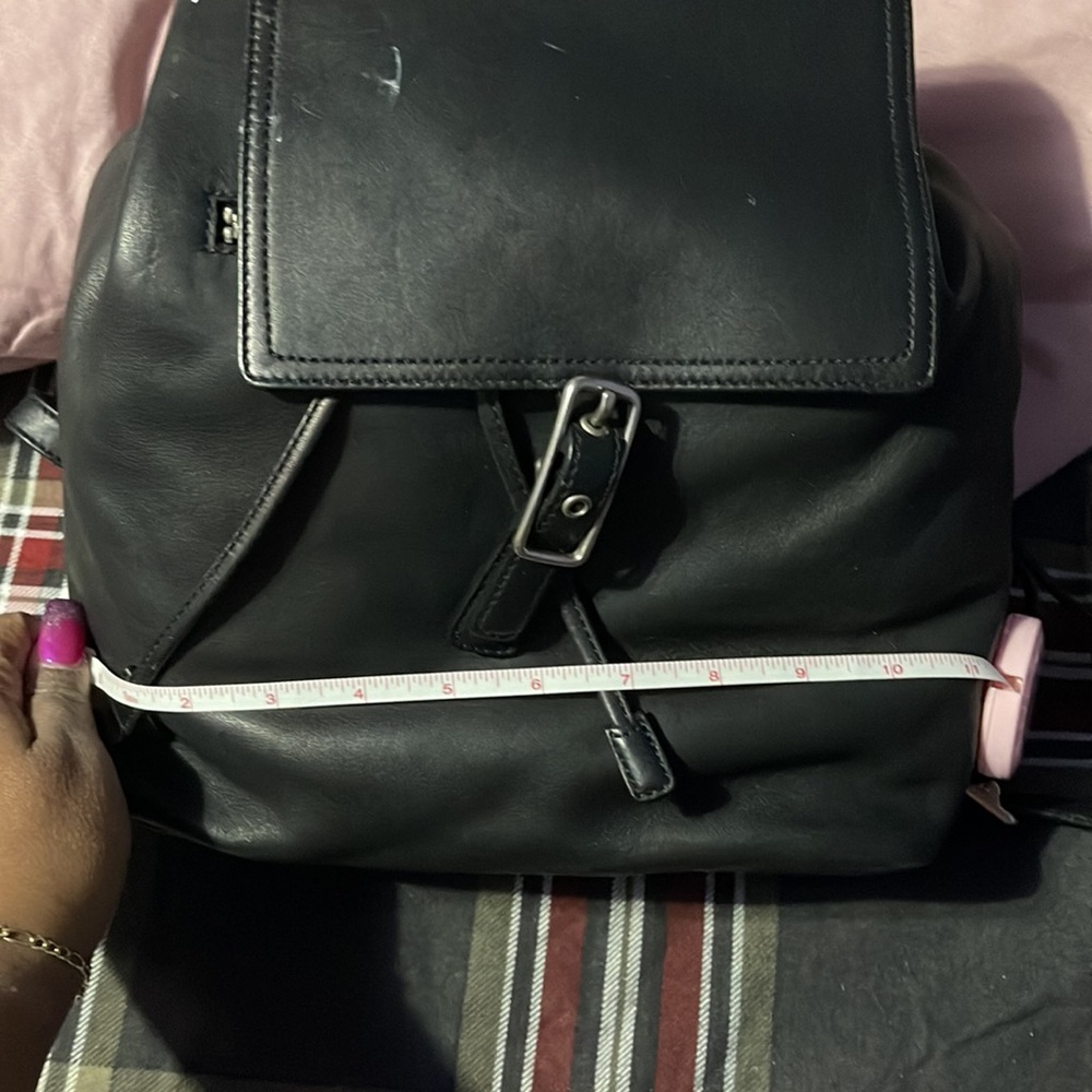 Authentic soft leather Coach back pack used a twice but still in good condition - Picture 4 of 11